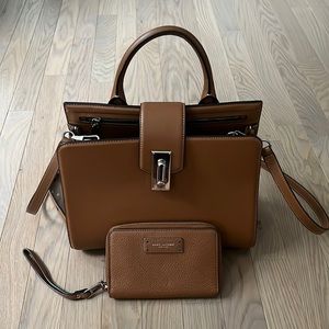 Marc Jacobs Tan Crossbody Satchel Bag w/ Matching Wallet